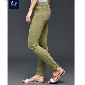GAP Green skinny jeans